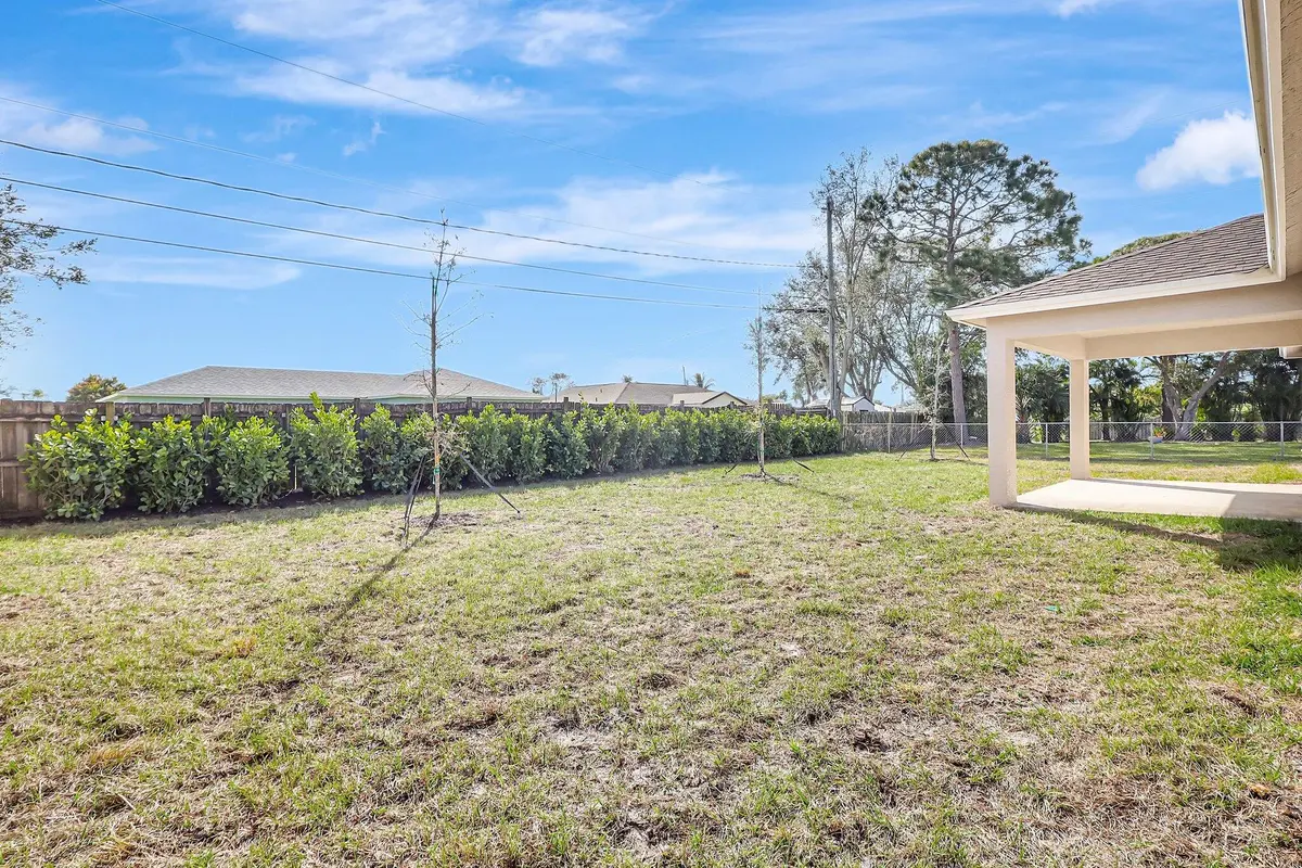 6-web-or-mls-3J0A6928 at 5832 NW Coosa Drive, Port St. Lucie
