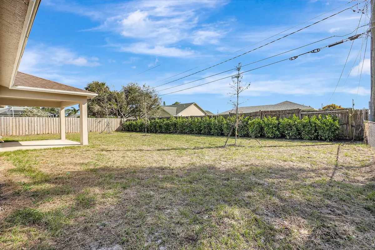 7-web-or-mls-3J0A6933 at 5832 NW Coosa Drive, Port St. Lucie