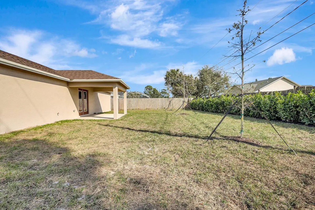 8-web-or-mls-3J0A6938 at 5832 NW Coosa Drive, Port St. Lucie
