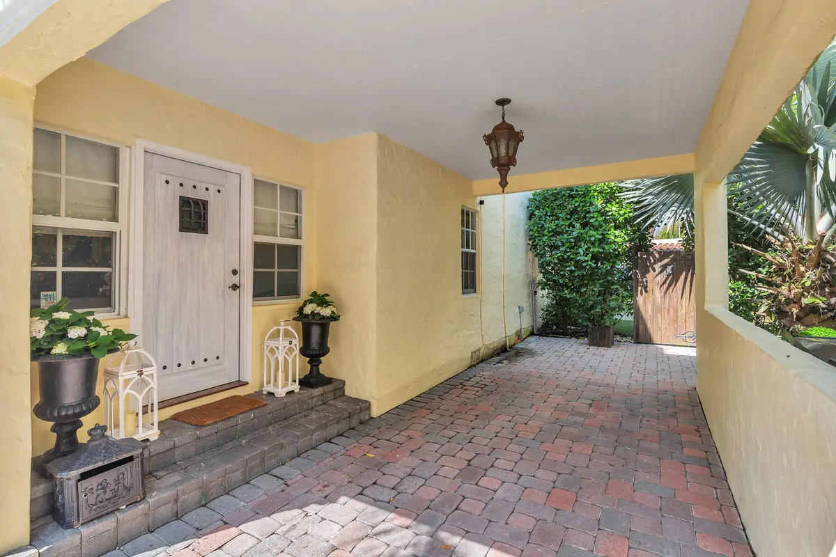low-4 at 3213 Vincent Road, West Palm Beach