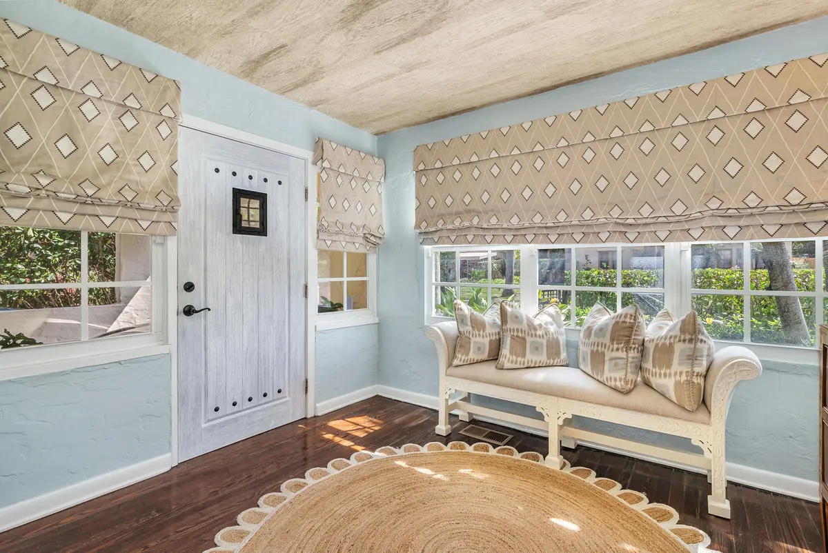 low-5 at 3213 Vincent Road, West Palm Beach