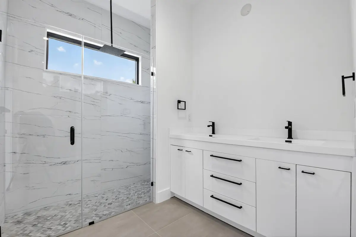 Master Bathroom at 3920 Espan Court, Palm Springs