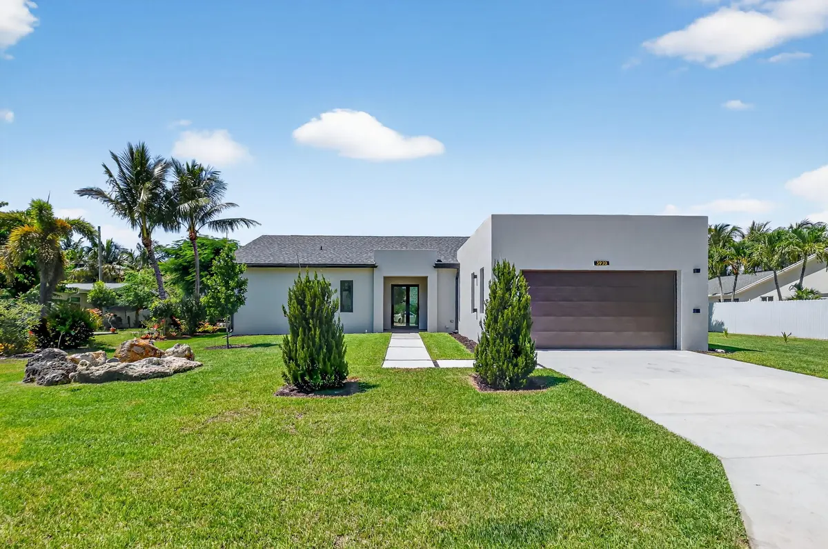 Front at 3920 Espan Court, Palm Springs