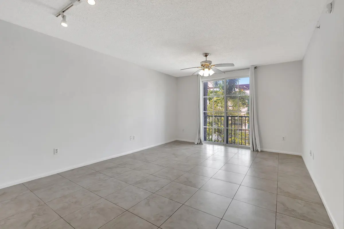 6-web-or-mls-_82A3853 at 720 S Sapodilla Avenue 303, West Palm Beach