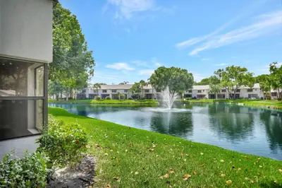 4771 NW 22nd Street 42121, Coconut Creek – Condominium for sale