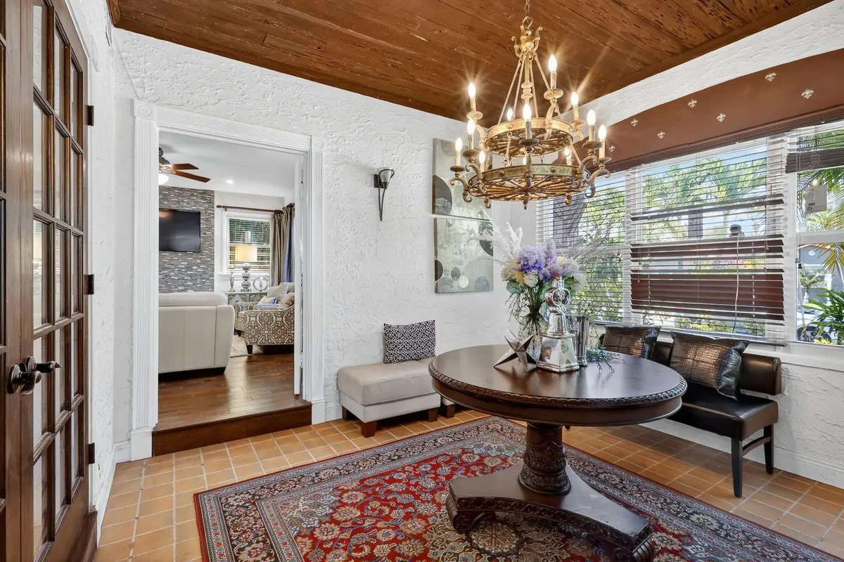 Foyer entrance. at 516-520 34th Street, West Palm Beach