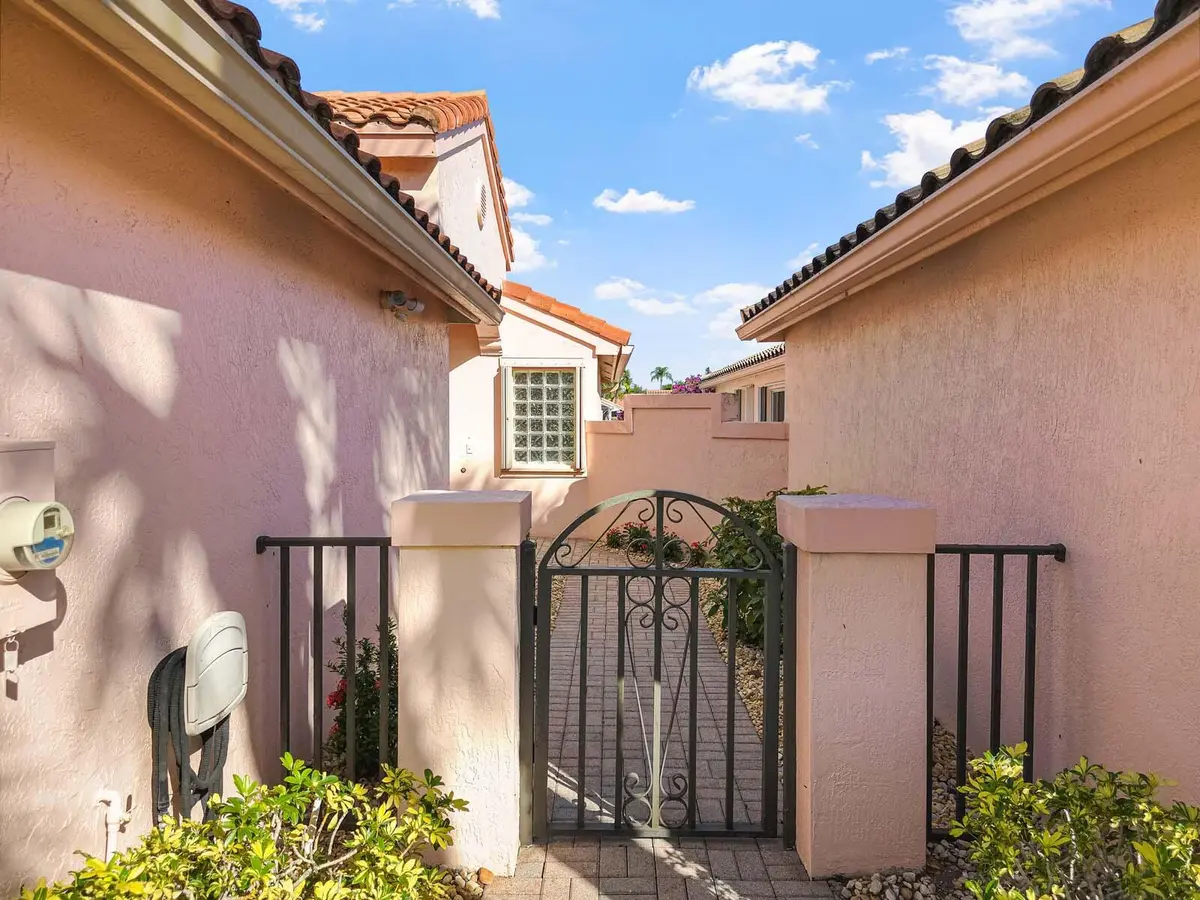 FRONT ENTRANCE at 5111 Pelican Cove Drive, Boynton Beach