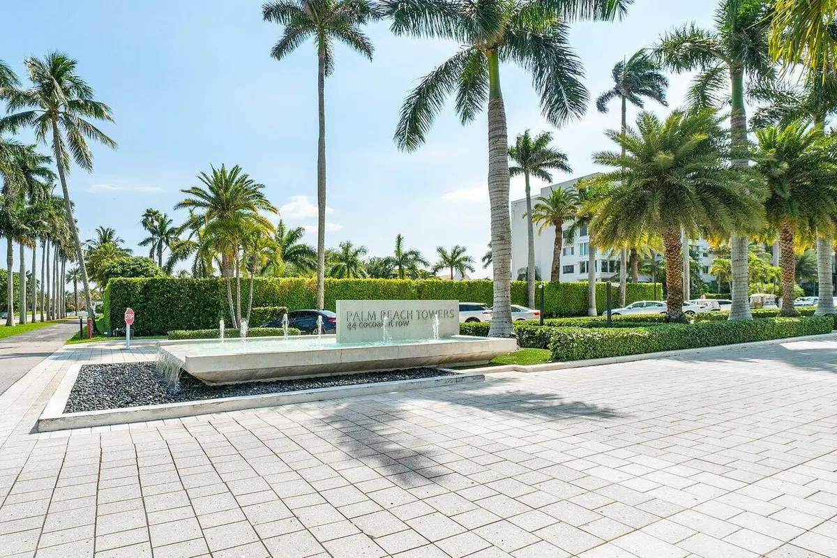 002-44CocoanutRow-B120-PalmBeach-FL-3348 at 44 Cocoanut Row 120b, Palm Beach