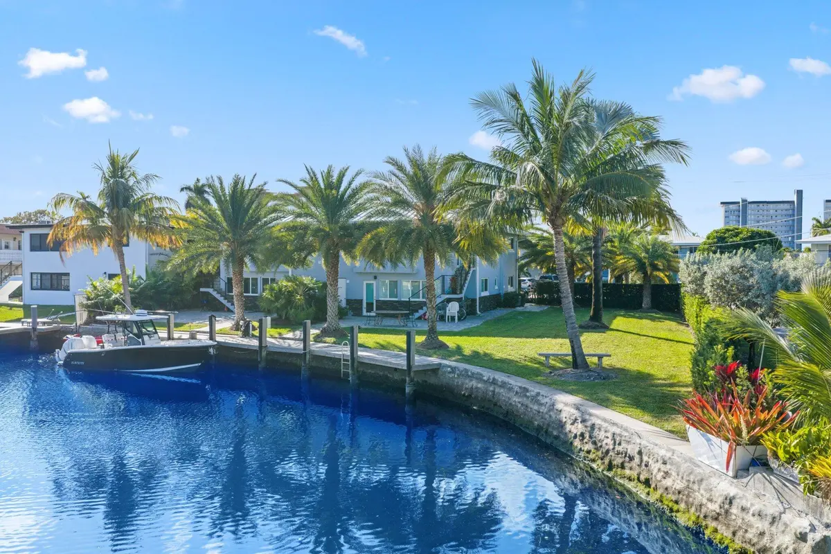833 Southeast 22nd Ave - 2.jpg-SMALL at 830 SE 22nd Avenue, Pompano Beach