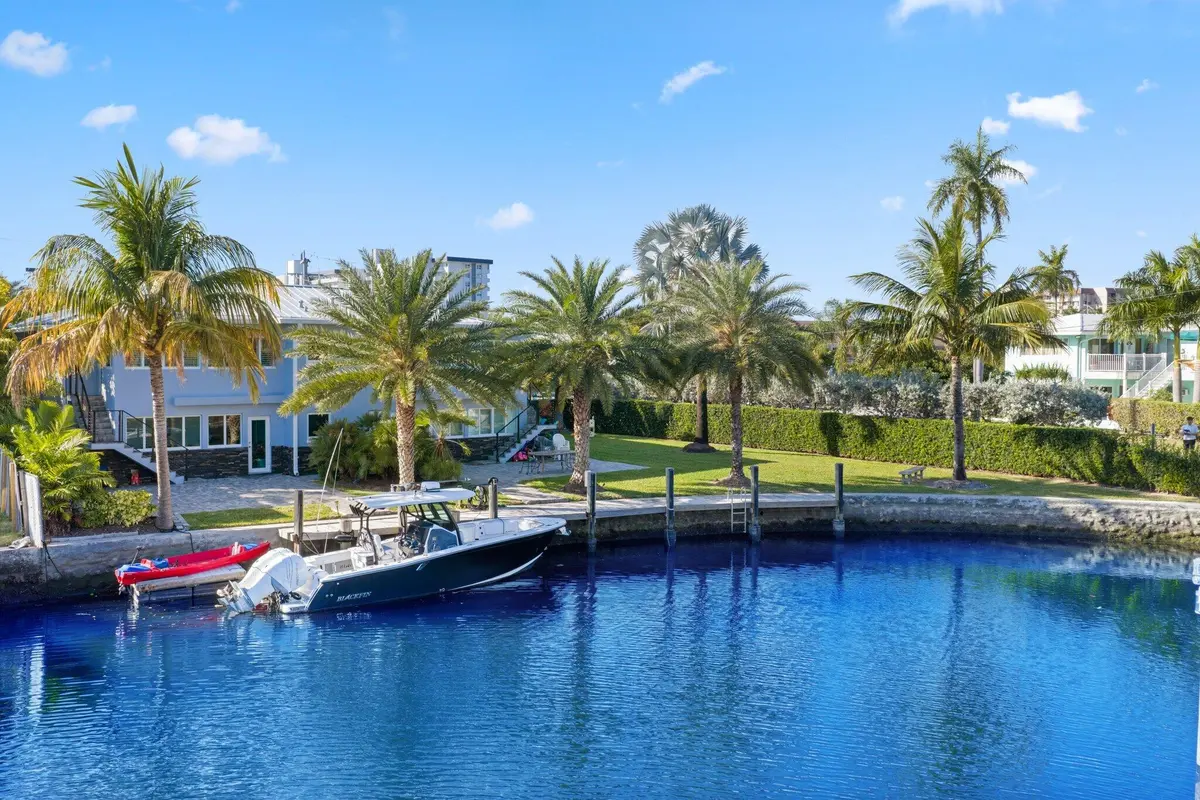 833 Southeast 22nd Ave - 3.jpg-SMALL at 830 SE 22nd Avenue, Pompano Beach