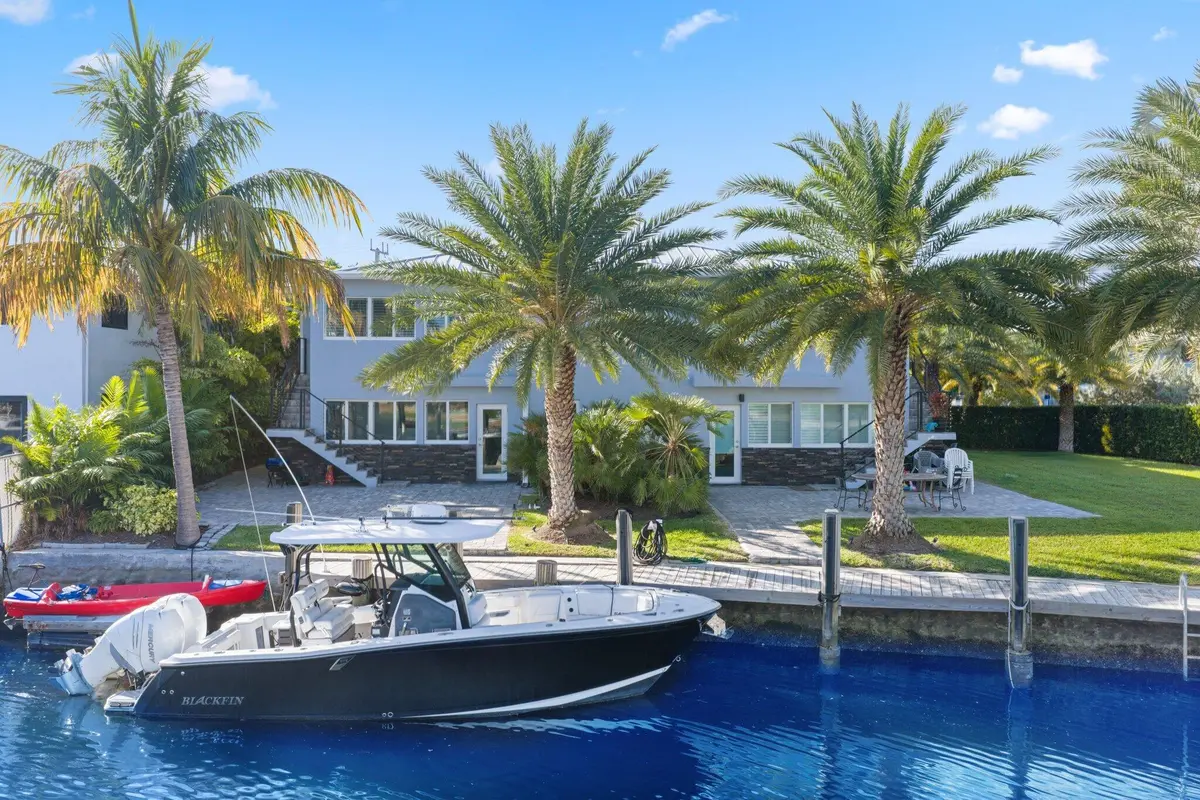 833 Southeast 22nd Ave - 4.jpg-SMALL at 830 SE 22nd Avenue, Pompano Beach