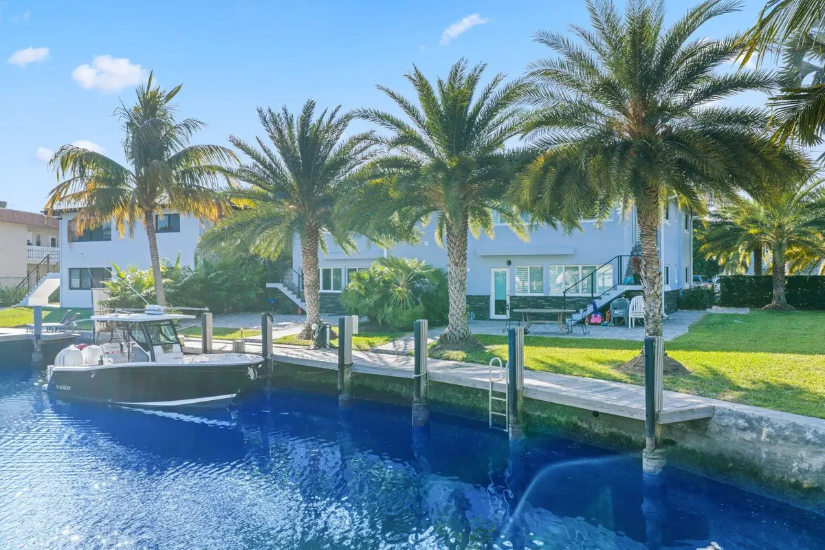 833 Southeast 22nd Ave - 5.jpg-SMALL at 830 SE 22nd Avenue, Pompano Beach