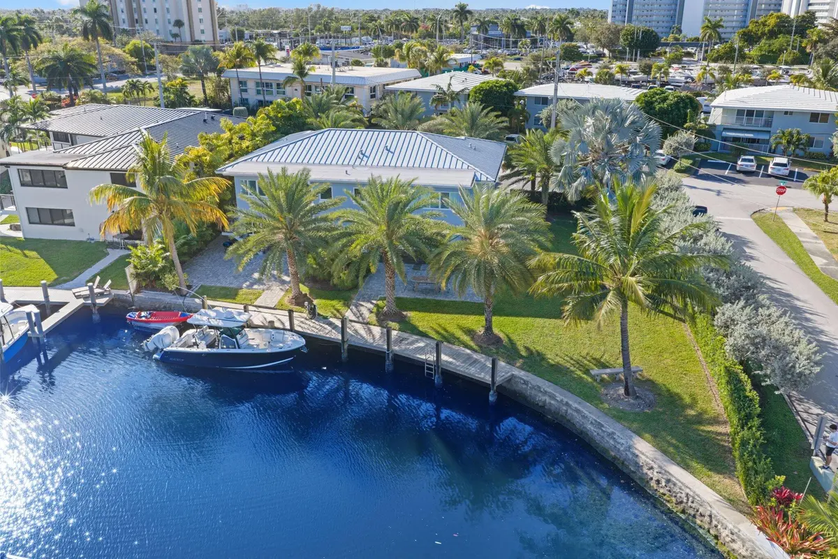 833 Southeast 22nd Ave - 6.jpg-SMALL at 830 SE 22nd Avenue, Pompano Beach