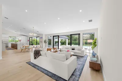 15865 Hiller Street, Wellington – sold