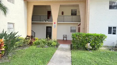 320 Lake Dora Drive 320, West Palm Beach – sold