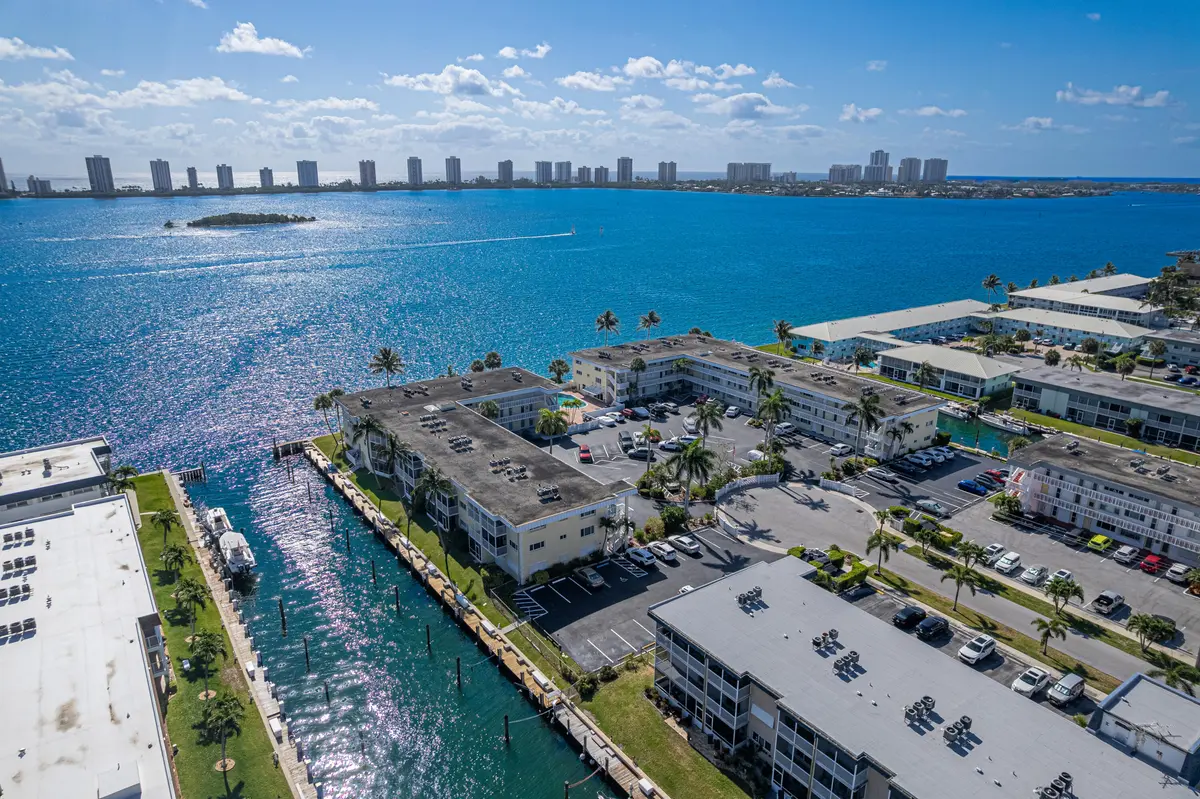 Aerial at 101 Doolen Court 201, North Palm Beach
