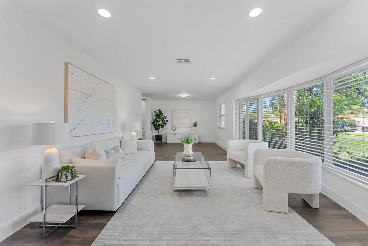19-1-19 at 5412 Arthur Street, Hollywood