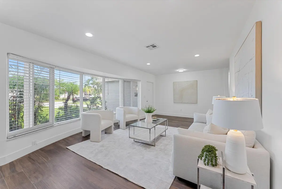 20-1-20 at 5412 Arthur Street, Hollywood
