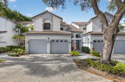 5374 Venetia Court E, Boynton Beach – sold