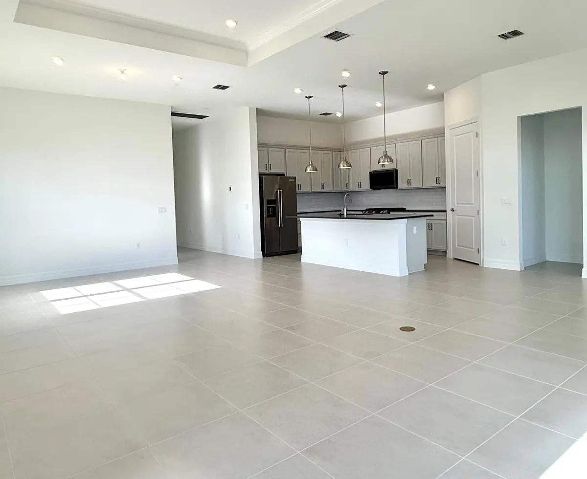 Gathering Room at 10478 Northbrook Circle Mystique 72, Palm Beach Gardens