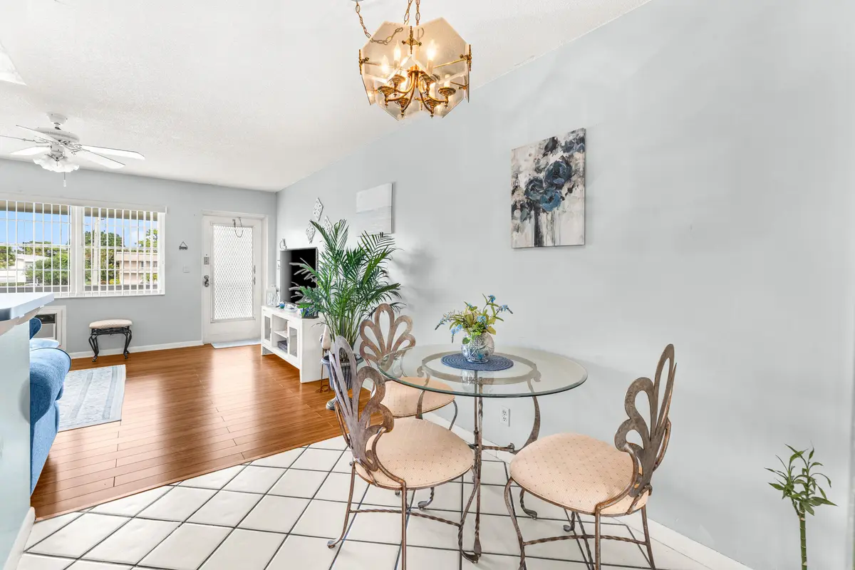 dining area at 309 Sheffield M 309, West Palm Beach