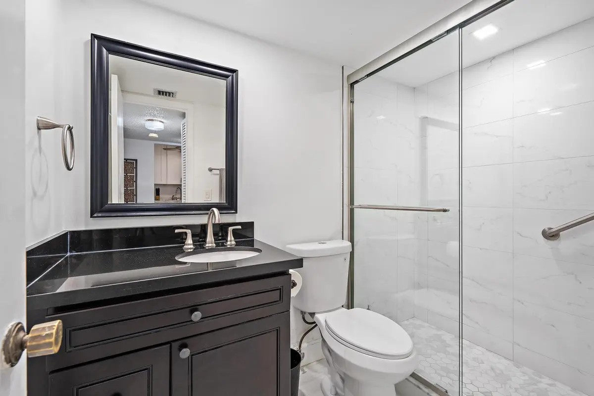 1516 S Lakeside Dr 207-1 at 1516 S Lakeside Drive 207, Lake Worth Beach