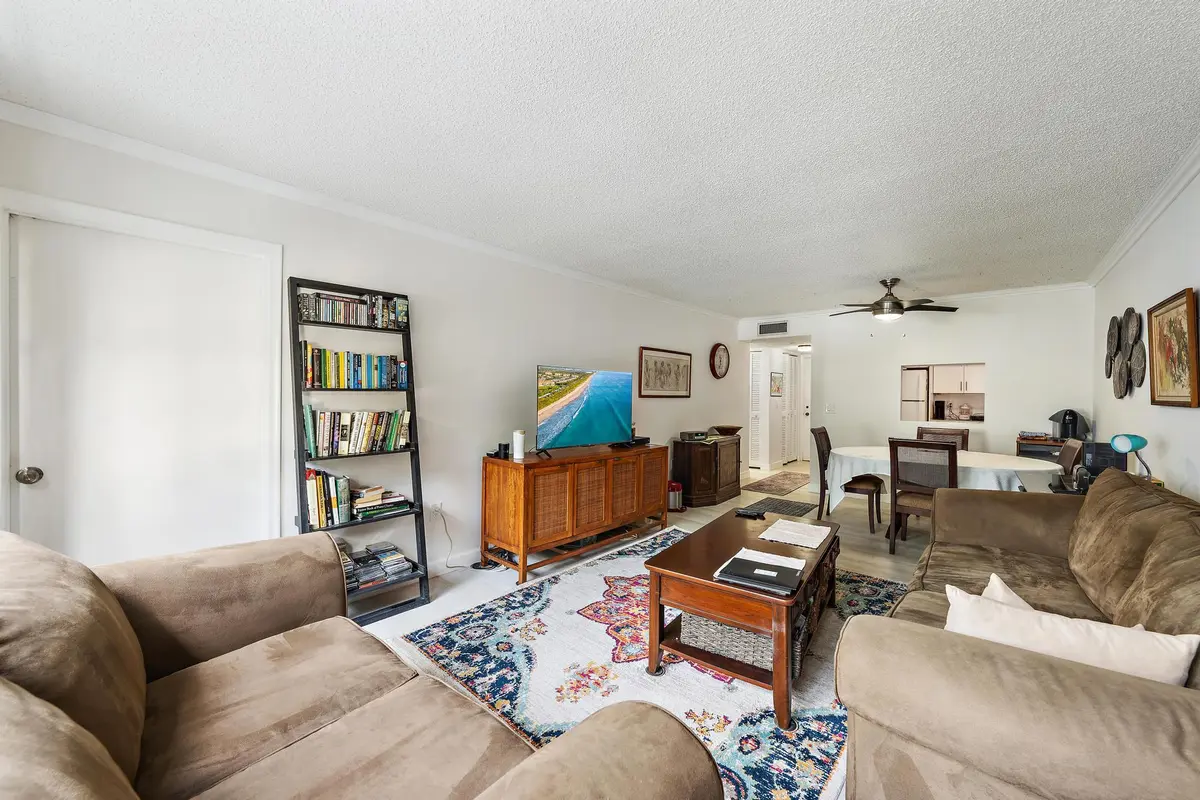1516 S Lakeside Dr 207-9 at 1516 S Lakeside Drive 207, Lake Worth Beach