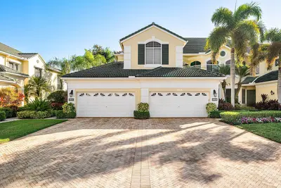 115 Palm Point Circle A, Palm Beach Gardens – sold