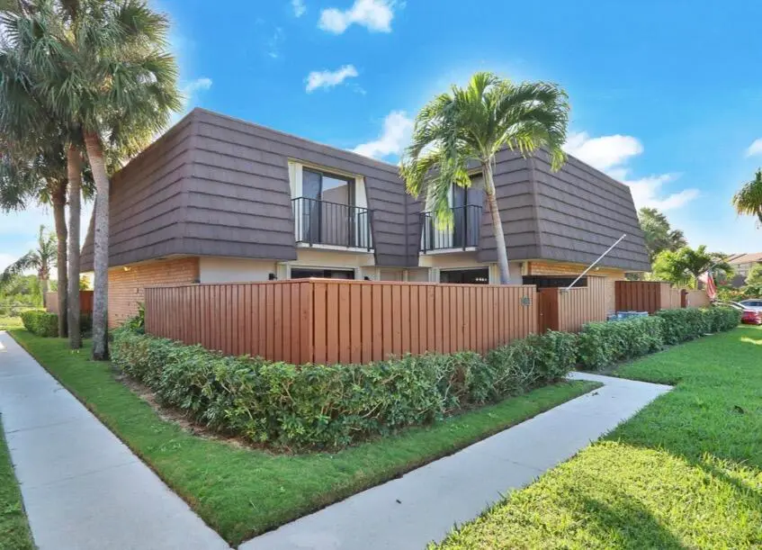 2177 pix 12 at 2117 21st Court, Jupiter