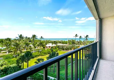 5047 N Highway A1a 404, Hutchinson Island – Condominium for rent