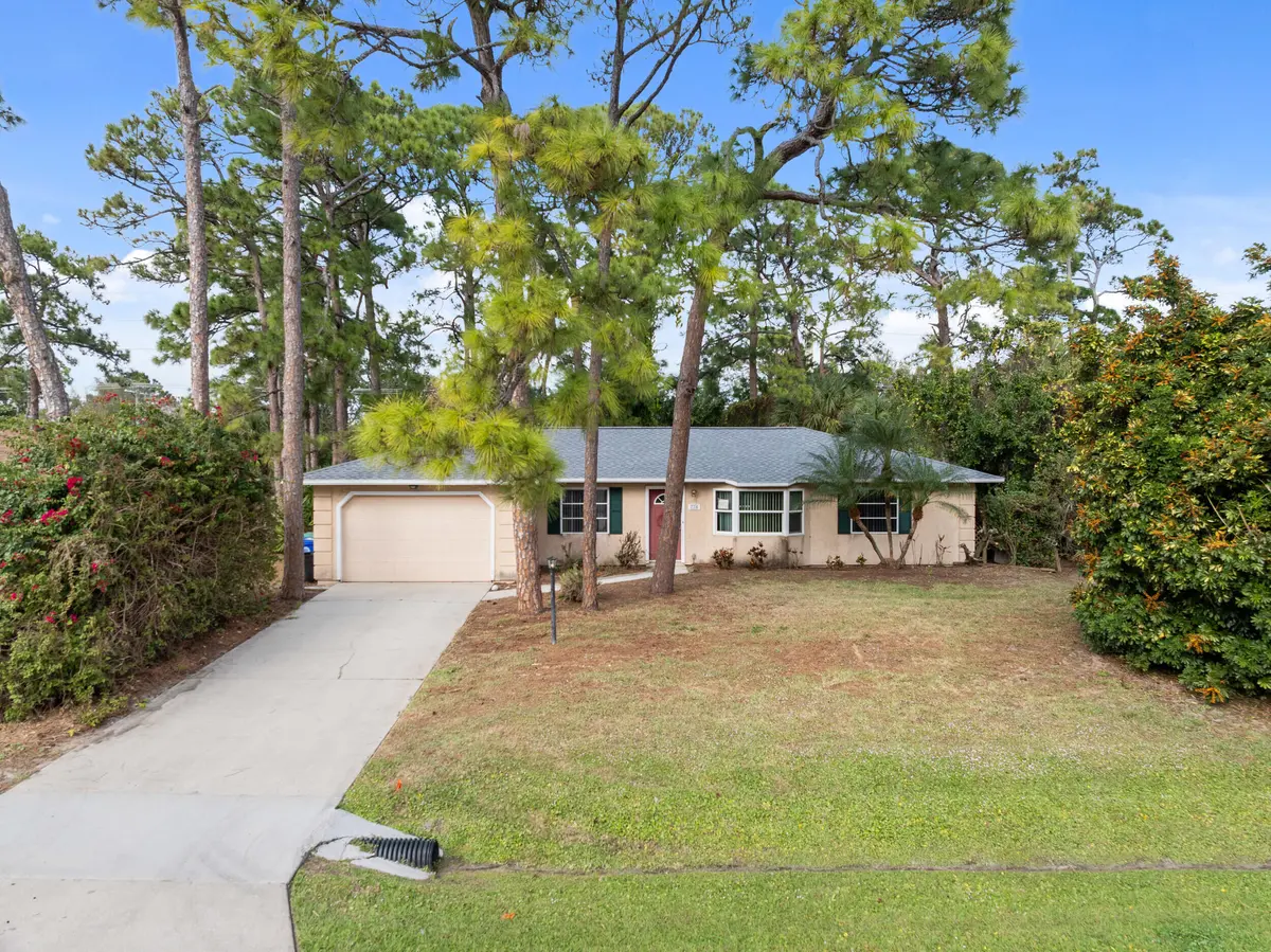 Front of house at 226 Del Monte Road, Sebastian