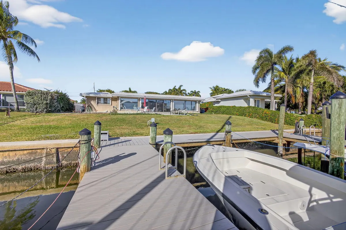 48-web-or-mls-5P1A2223 at 752 Lagoon Drive, North Palm Beach