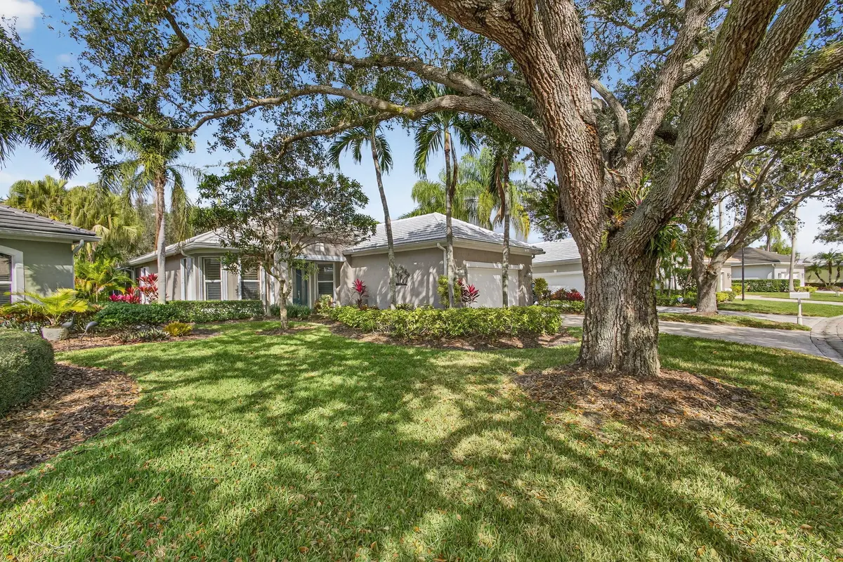 3-web-or-mls-5D1A5858 at , Palm City
