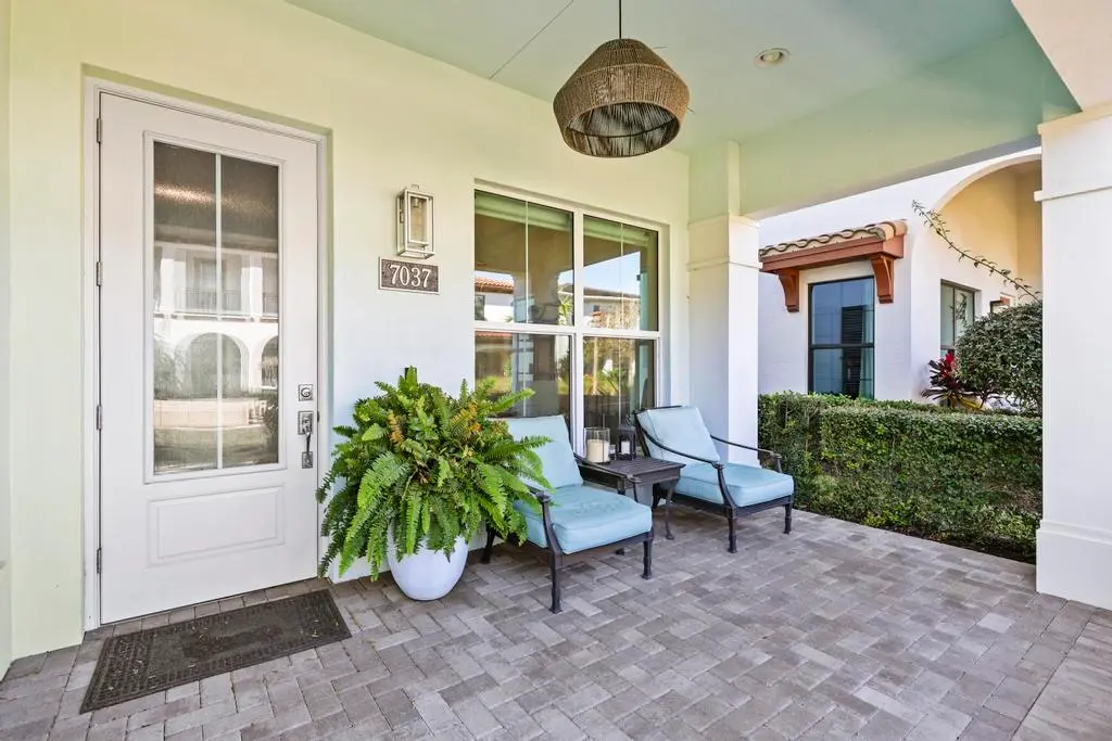 Front Porch at 7037 Edison Place, Palm Beach Gardens