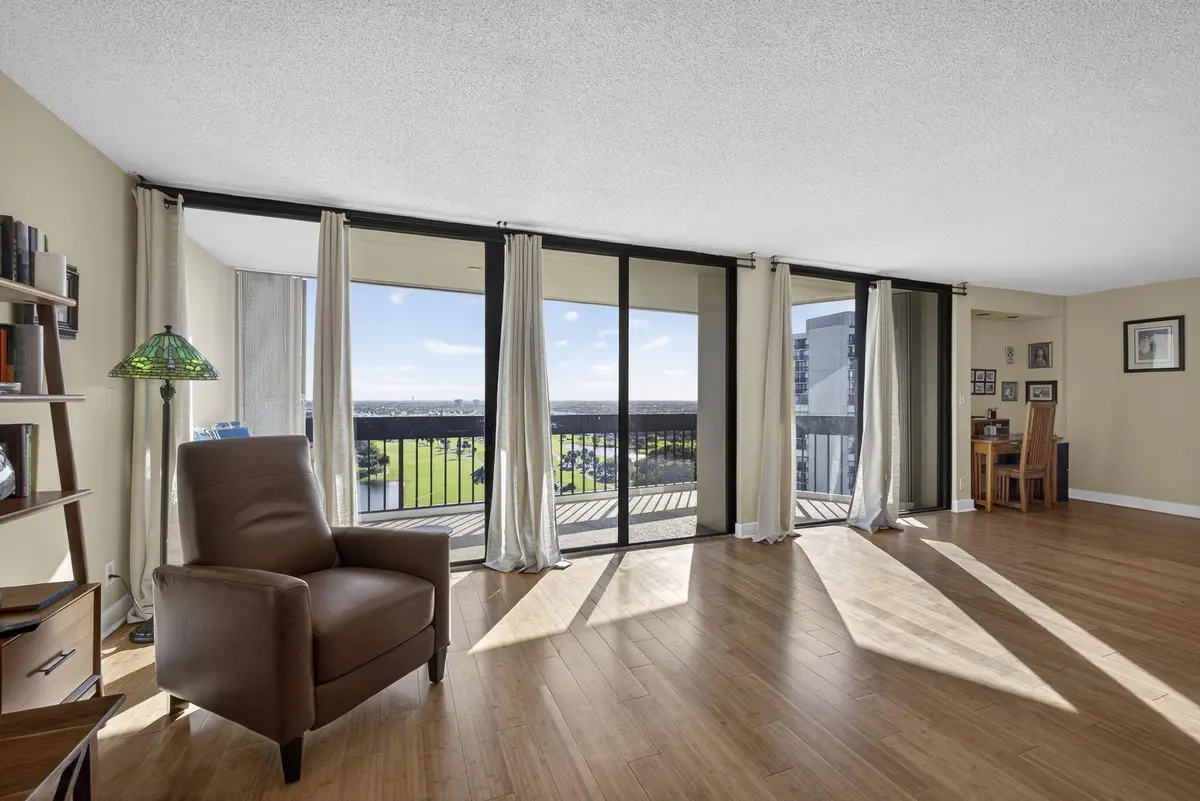 BEAUTIFUL GOLF VIEW at 2400 Presidential Way 1606, West Palm Beach