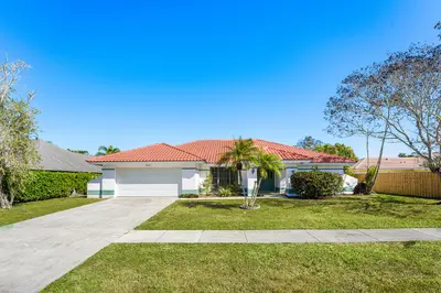 2057 Amesbury Circle, Wellington – Single Family Residence for sale
