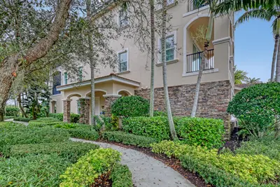 13519 Treasure Cove Circle, North Palm Beach – Condominium for sale