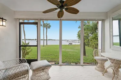 1950 SW Palm City Road 8-107, Stuart – Condominium for sale