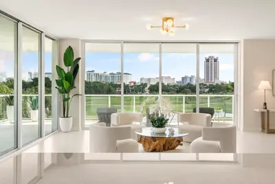 220 SE Mizner Boulevard 223, Boca Raton – sold
