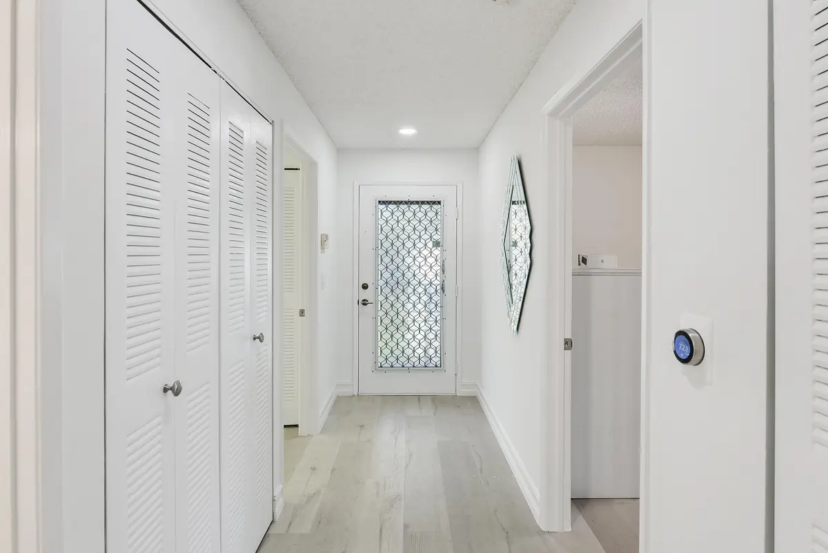 foyer at 15342 Lakes Of Delray Boulevard 98, Delray Beach