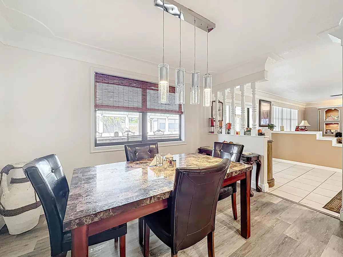 Kitchen dining Area at 189 NE Caprona Avenue, Port St. Lucie