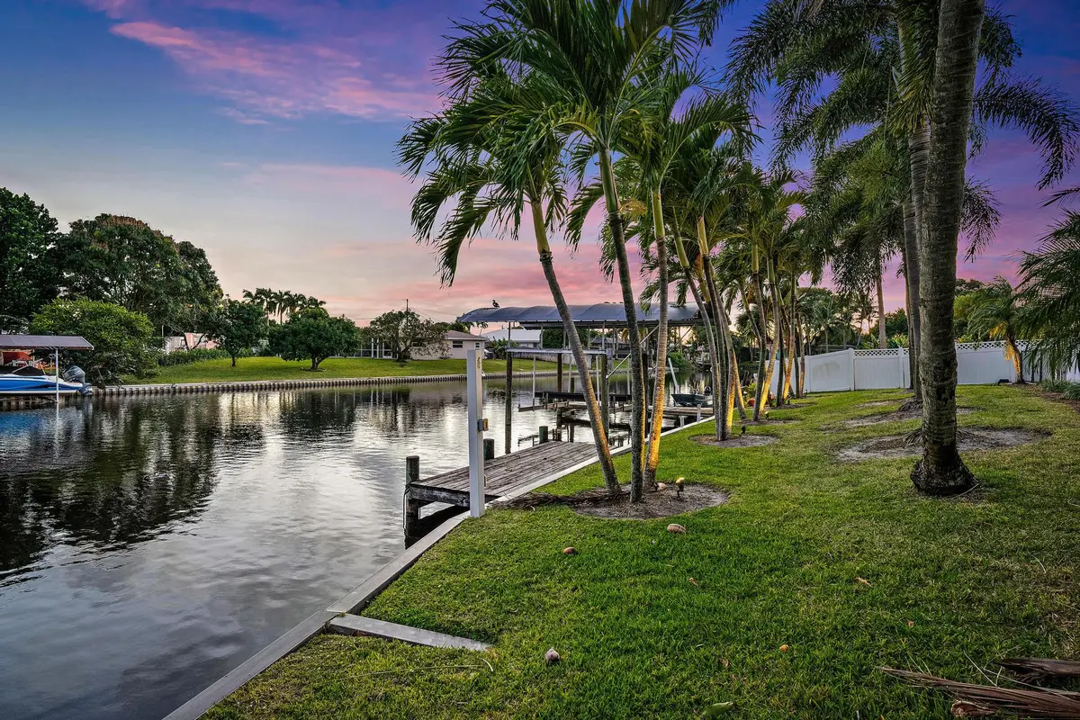 1404 Alpha Ct S-5 at 1404 Alpha Court, Lake Clarke Shores