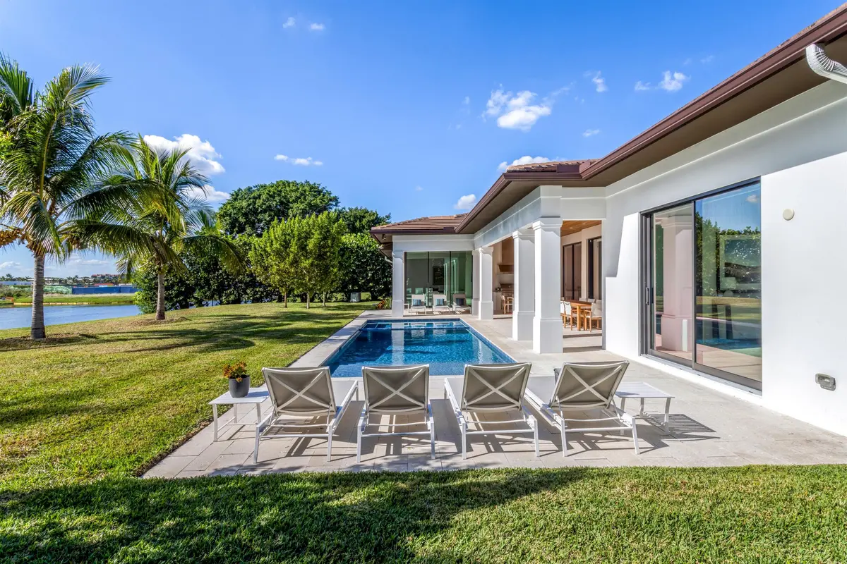 POOL_STRAIGHT_EB at 2719 Embassy Drive, West Palm Beach