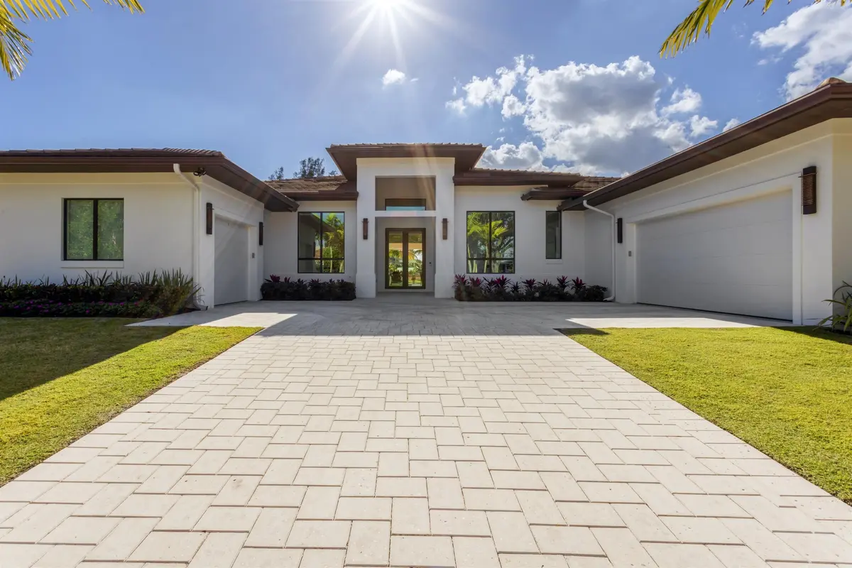 ENTRANCE_STRAIGHT_EB at 2719 Embassy Drive, West Palm Beach