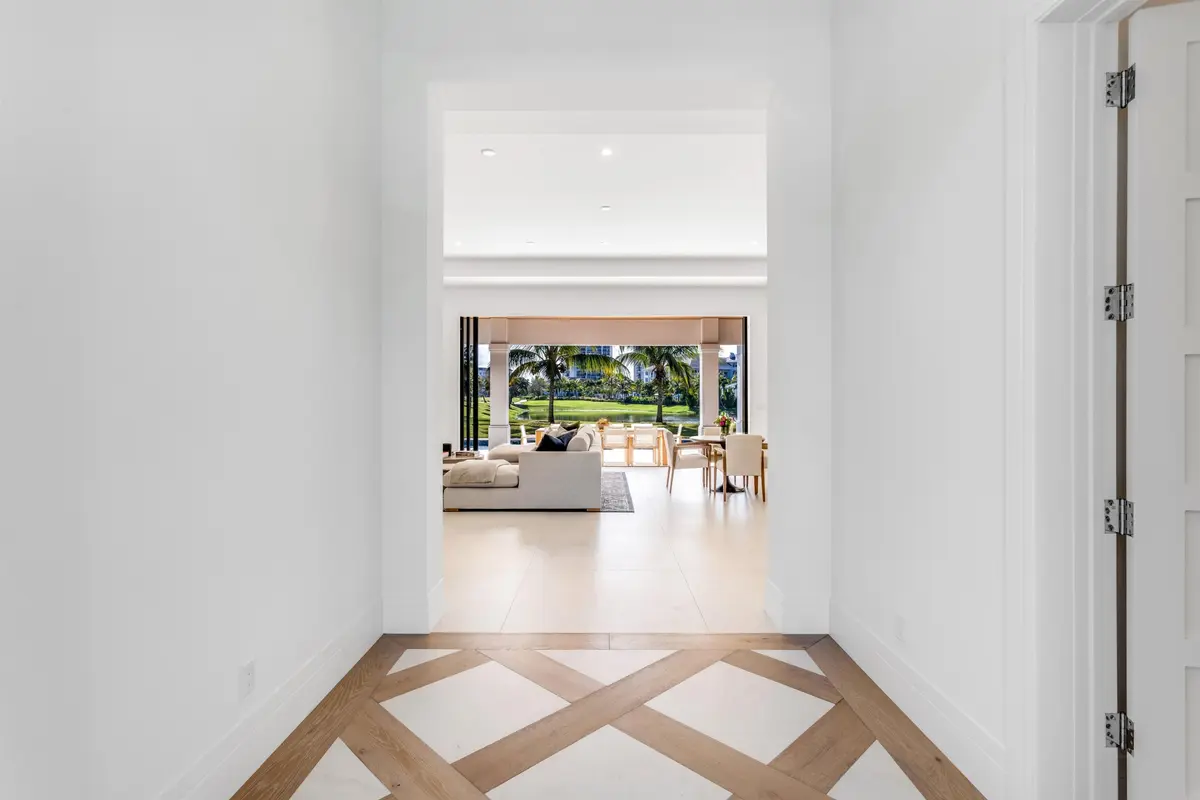 FOYER_EB at 2719 Embassy Drive, West Palm Beach