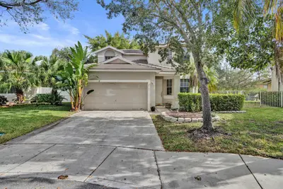 2389 NW 162nd Terrace, Pembroke Pines – sold