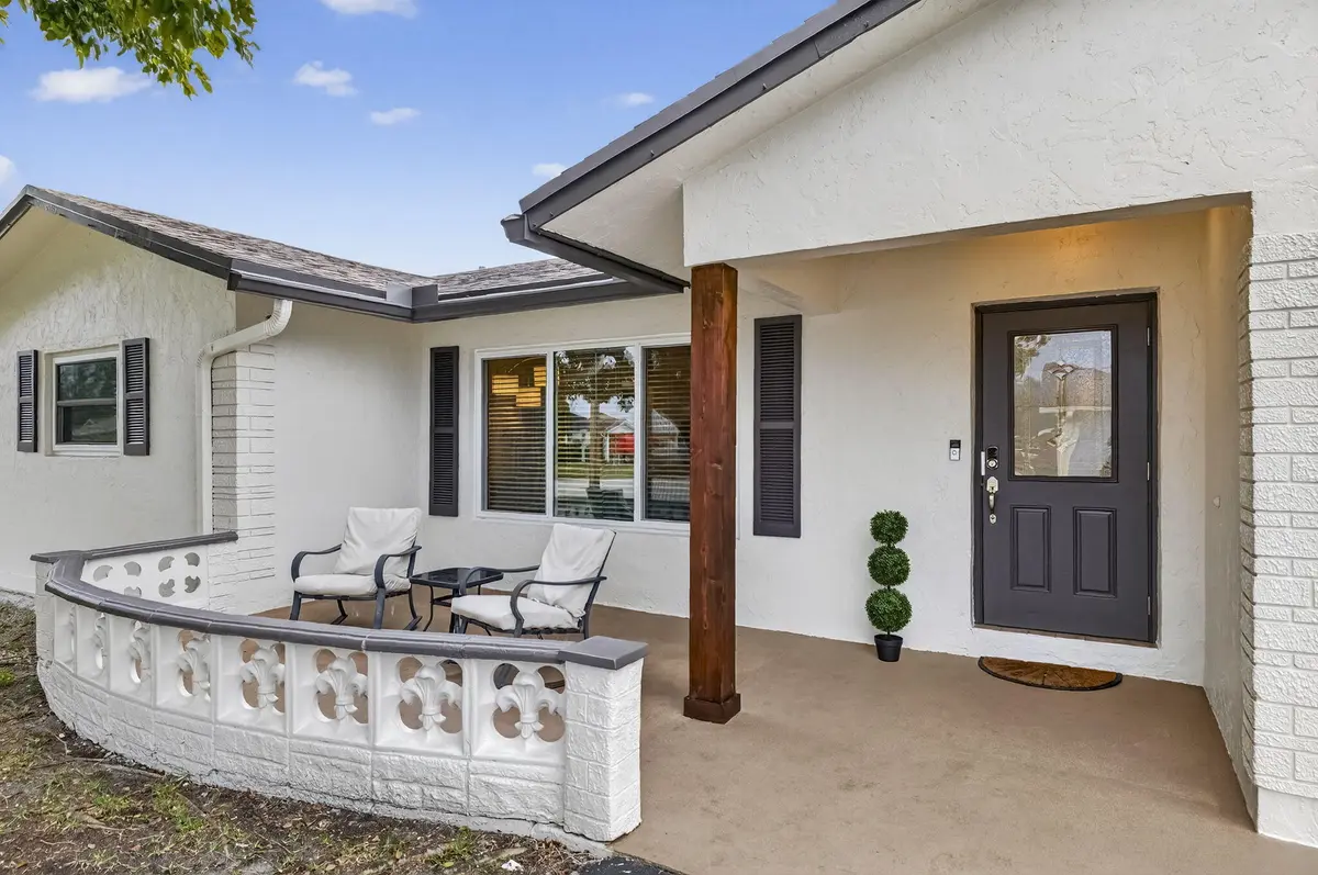 front of the house 03 at 7101 NW 98th Terrace, Tamarac