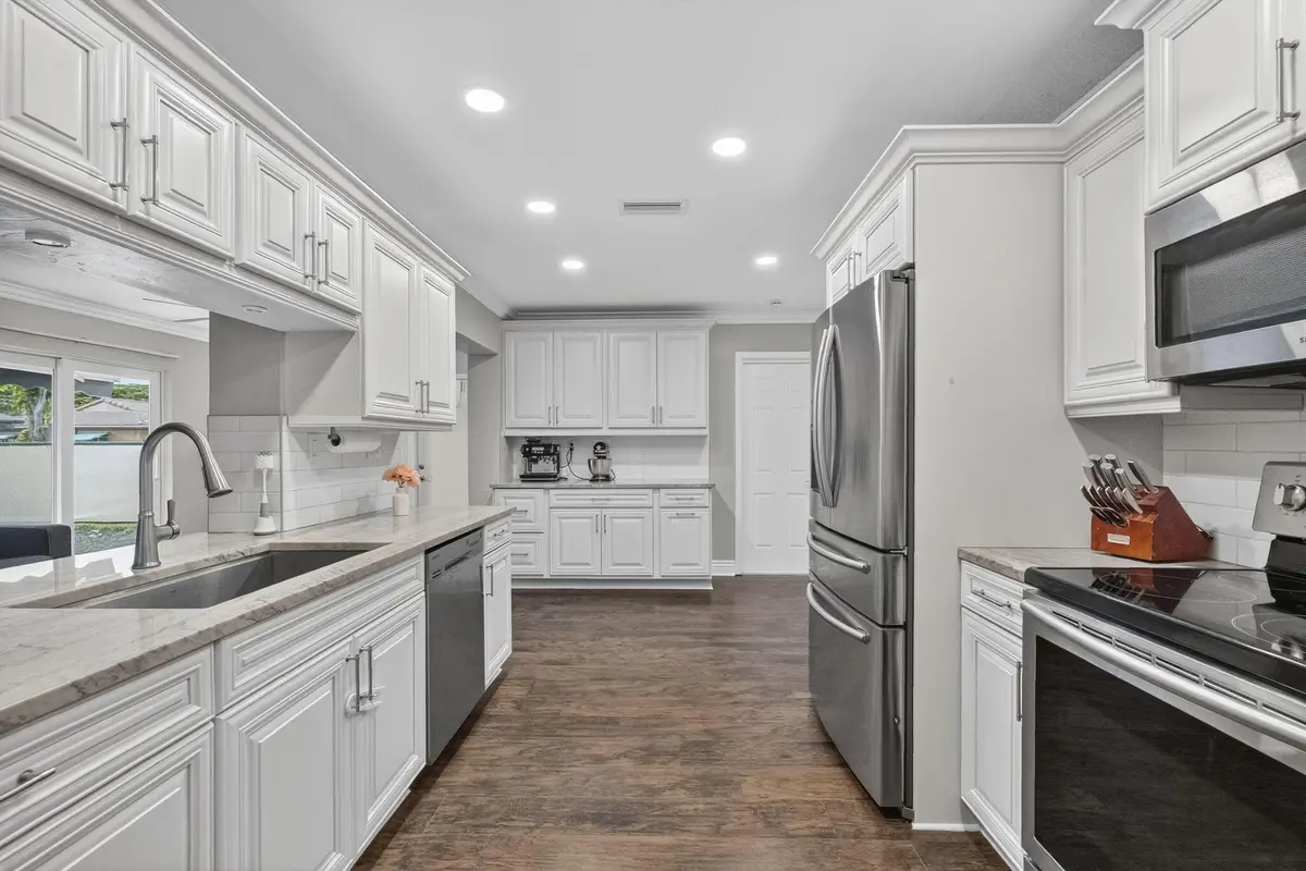 kitchen 01 at 7101 NW 98th Terrace, Tamarac