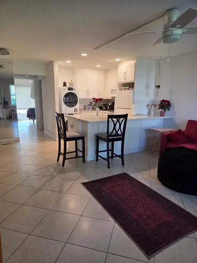460 Horizons 111, Boynton Beach – Condominium for sale