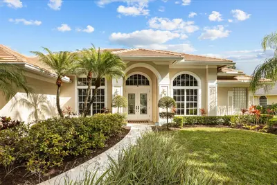 8007 Plantation Lakes Drive, Port St. Lucie – sold